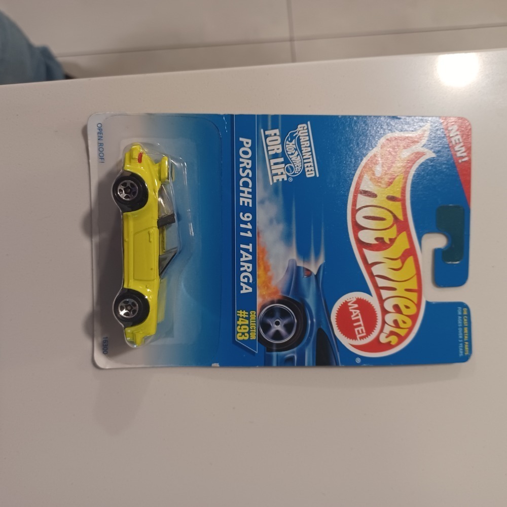 Hot Wheels Porsche 911 Targa #493 Yellow Diecast‎ Car New in Package